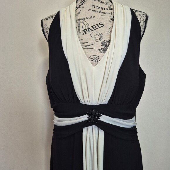 Elegant Dress - Picture 2 of 14